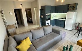 Moshouse Apartment ! 2 Bedrooms Apartment!!